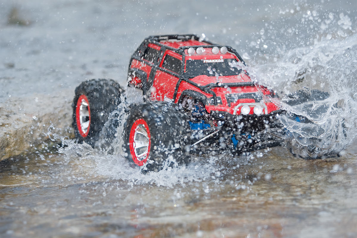 Машинки на управлении бездорожье. Summit Hummer Traxxas. Машинки на пульте управления по грязи. Машинки на пульте управления для грязи. Грязевые машины на пульте управление.